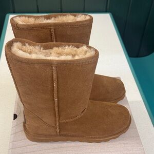 BearPaw Chestnut Suede Boot Box size 8 New